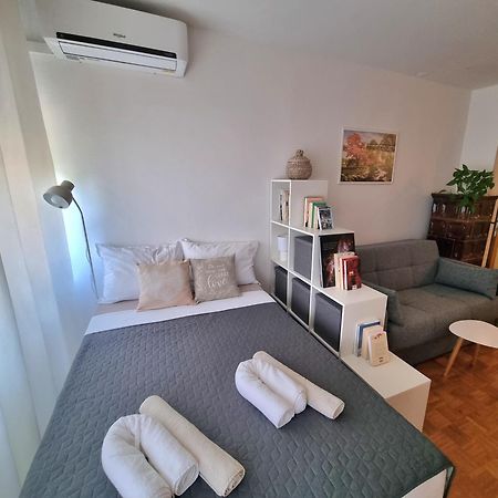 Studio Apartment Karolina Zadar Exteriör bild